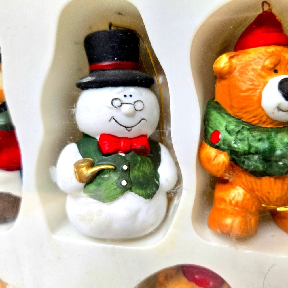 Holiday Classics 24-piece Christmas Ornament Set. - Picture 10 of 12